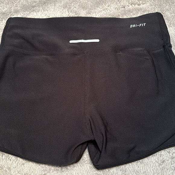Nike running shorts - Picture 4 of 4